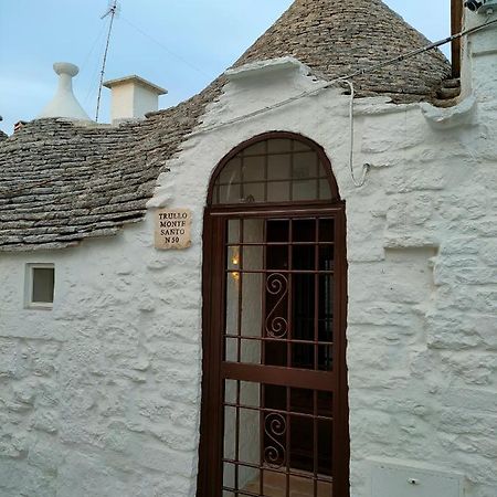 Trullo Monte Santo 50 Bed and Breakfast Alberobello Exteriör bild